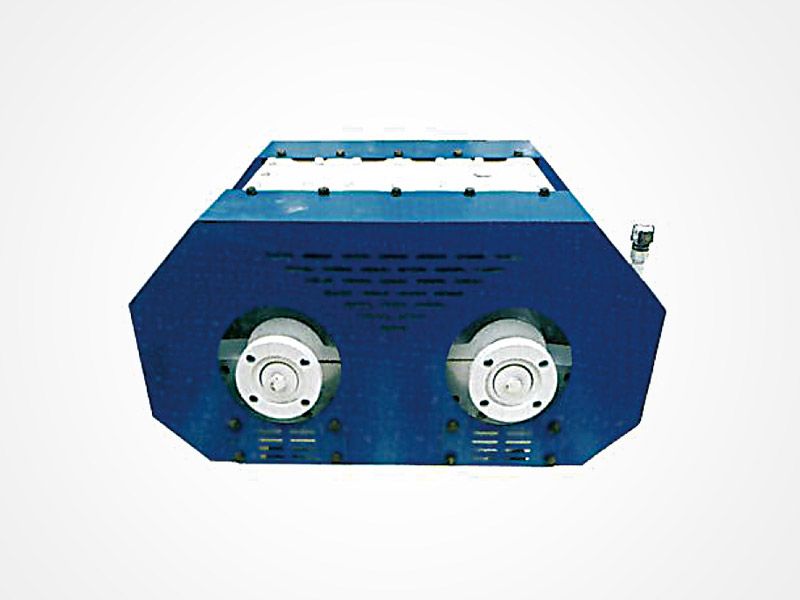 座式自同步稀油激振（zhèn）器